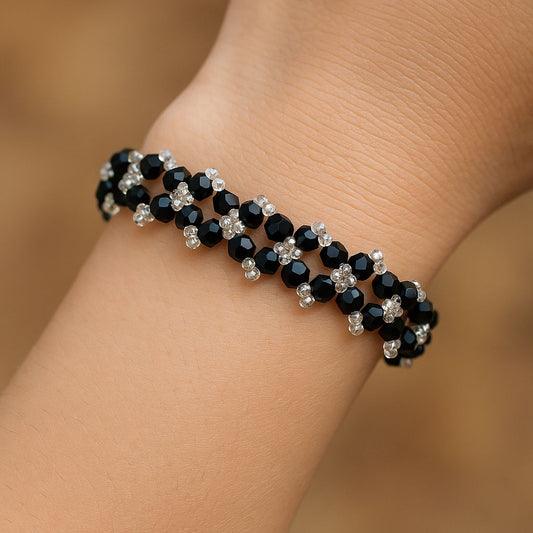 Siyah & Beyaz Boncuklu Çiçek Tasarım Bileklik