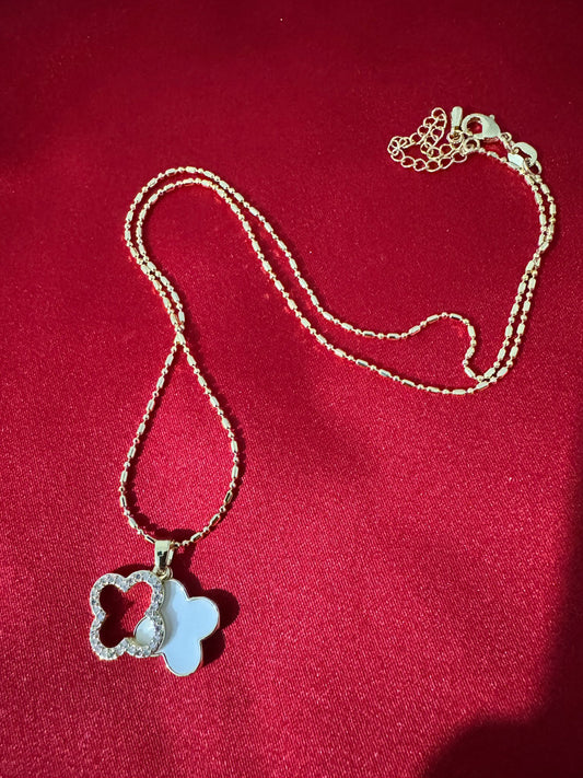 14K Altın Kaplama Yonca Kolye