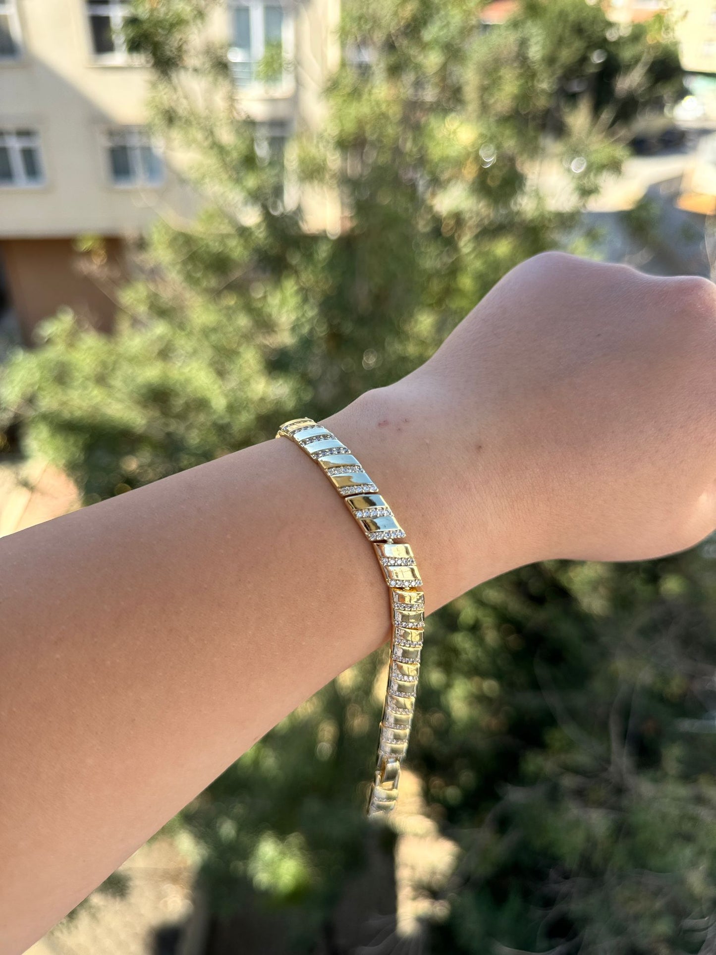 14K Altın Kaplama Zirkon Taşlı Şık Kadın Bileklik Modeli