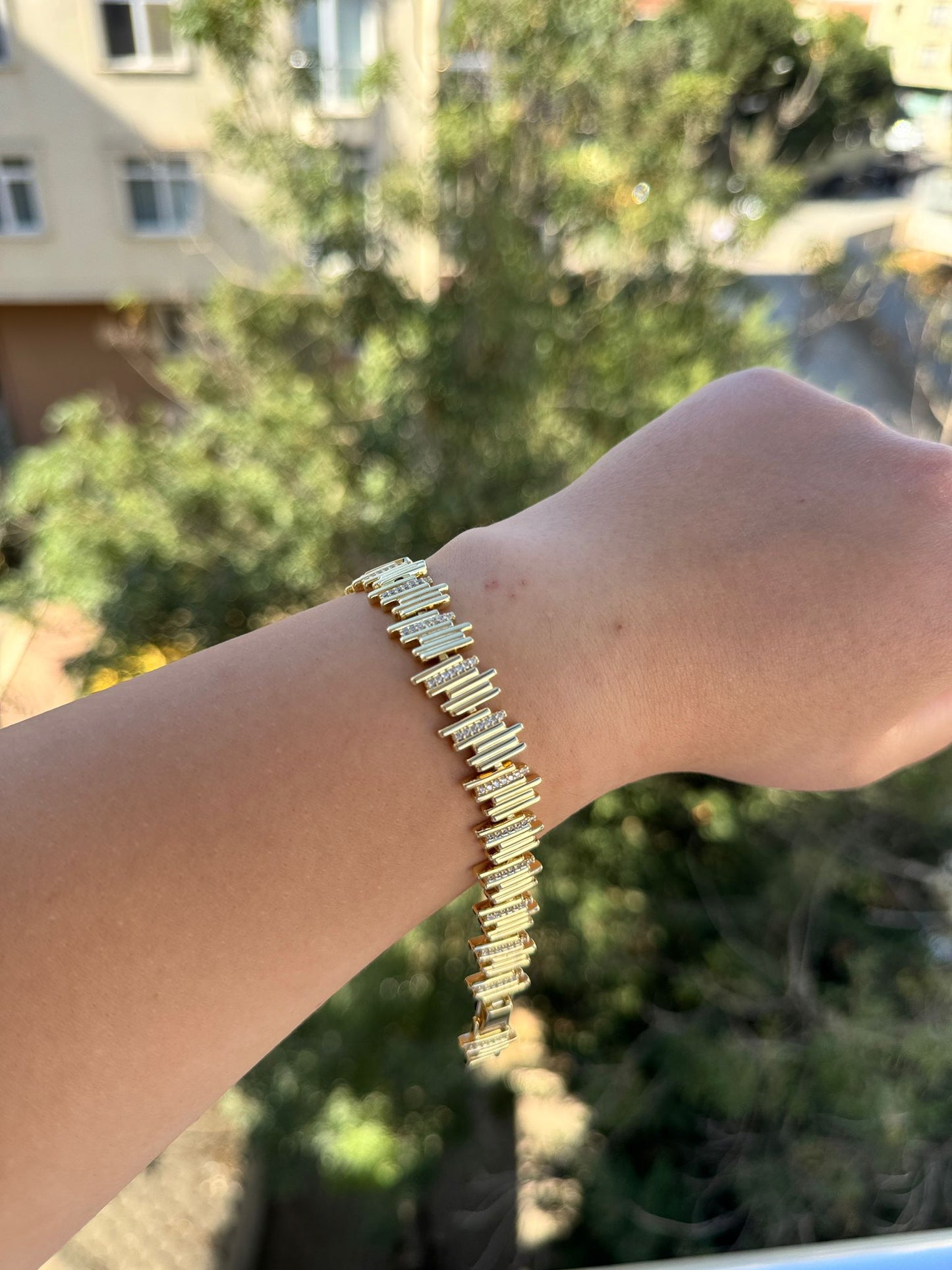 14K Altın Kaplama Zirkon Taşlı Örgü Desenli Kadın Bileklik